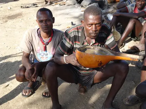 Shadhdhe/ሾርካ/The traditional drink served in a calabash cut into two