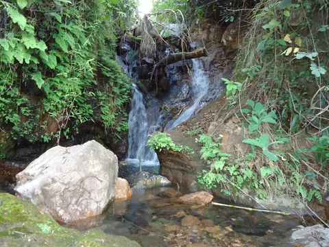 ʕandhe tamete/የማዕድን ውሃ/Mineral spring